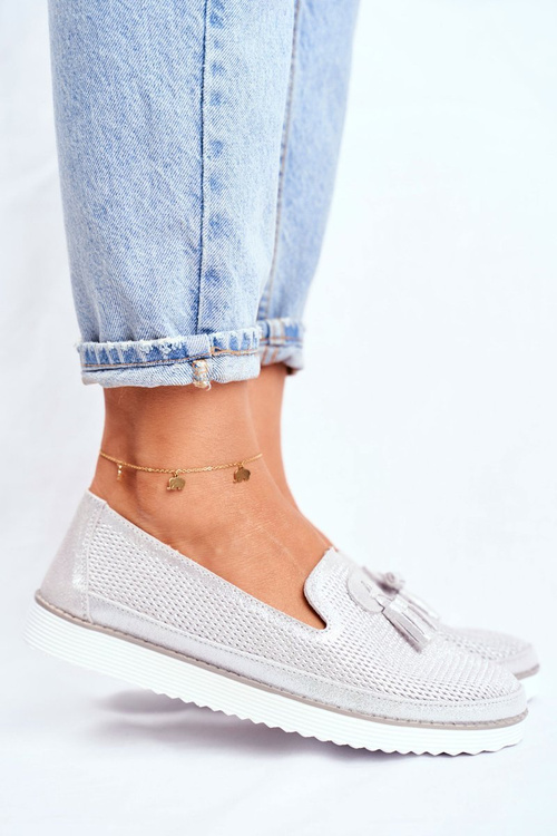 Жіночі лофери шкіряні сріблясті Amore Mio