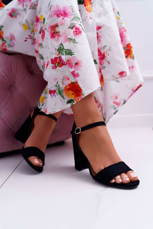 Жіночі замшеві босоніжки Baloo чорного кольору