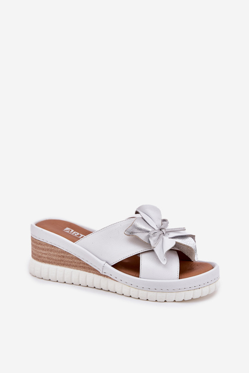 Шкіряні Жіночі Сандалі На Платформі З Декоративною Квіткою Artiker Біло-Сріблясті 54C0538