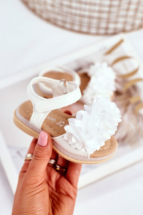 Дитячі босоніжки на липучці сяючі білі Мілена