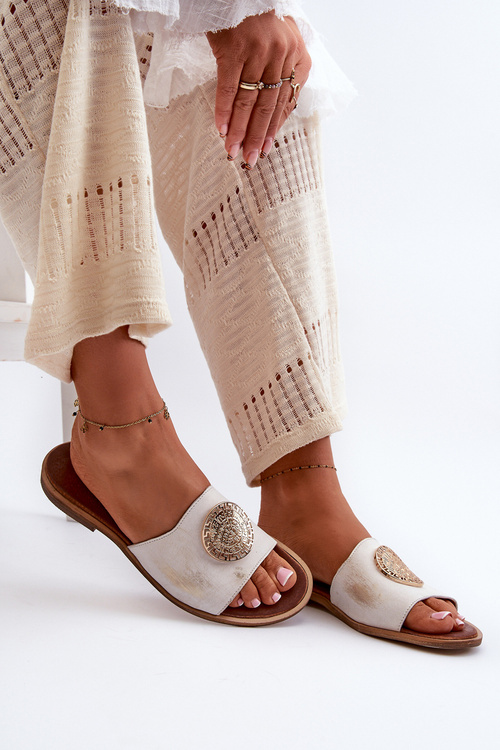 Шкіряні сандалі на плоскій підошві Zazoo 2938 із золотими прикрасами