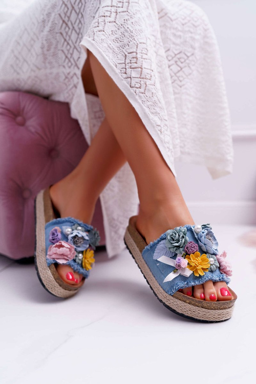 Жіночі шльопанці з квіточками, товста підошва синього кольору Amadeo