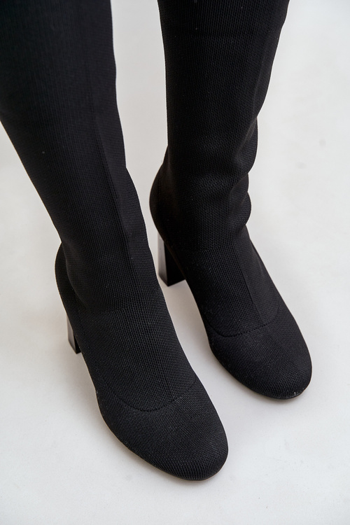 Чорні чоботи на підборах Esanira