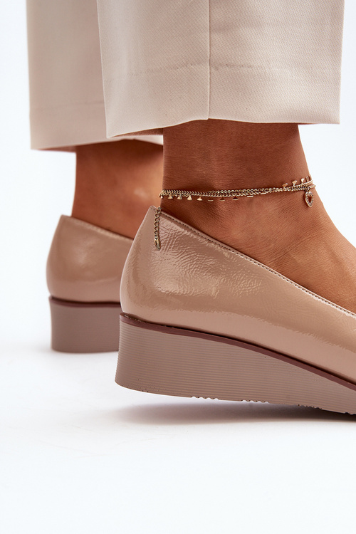 Жіночі лаковані туфлі на танкетці з орнаментом Чорний мілірет