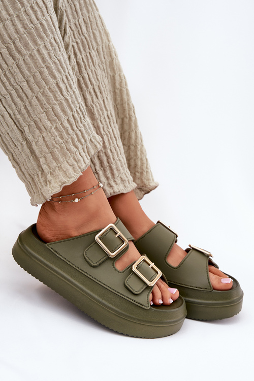 Жіночі сандалі на платформі з золотими пряжками зелені Zorila