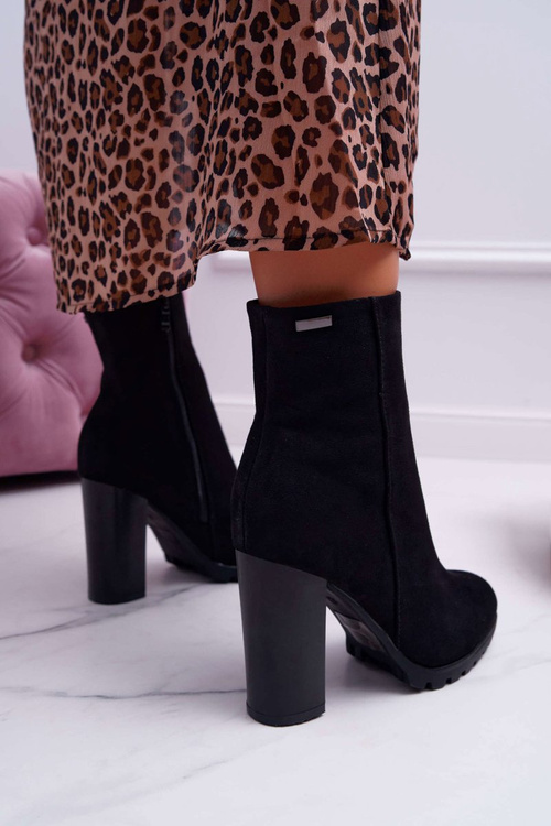 Жіночі черевики на шпильці замшеві чорні Cadillac