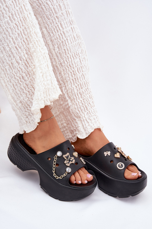Пінні жіночі тапочки на масивній платформі з золотими прикрасами чорні Ivoriel