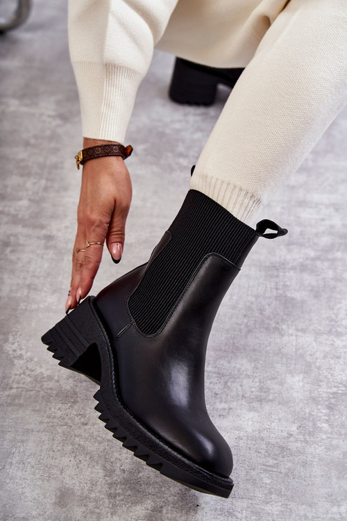 Жіночі теплі черевики на каблуці чорні Abella