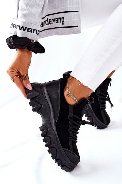 Жіноче спортивне взуття Кросівки Black Miles