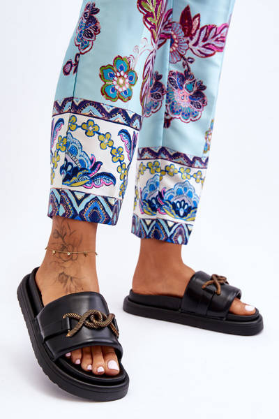 Жіноче взуття з орнаментом Black Verso