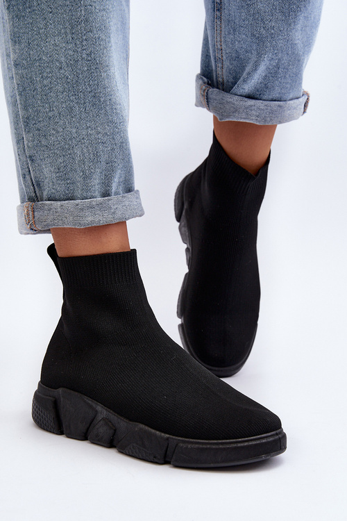 Жіноче спортивне взуття з носком чорне Zirila