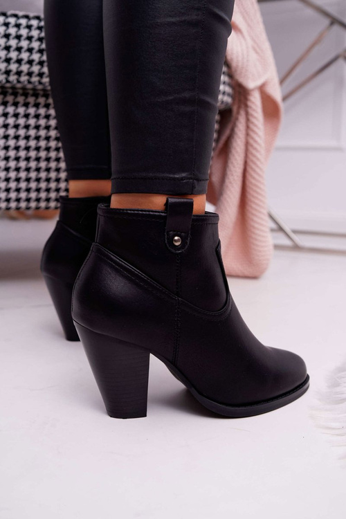 Жіночі черевики на шпильці чорні Memfis