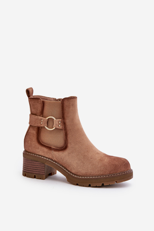 Жіночі утеплені ботильйони на каблуці та золотистих деталях із еко-замші світло-коричневого кольору