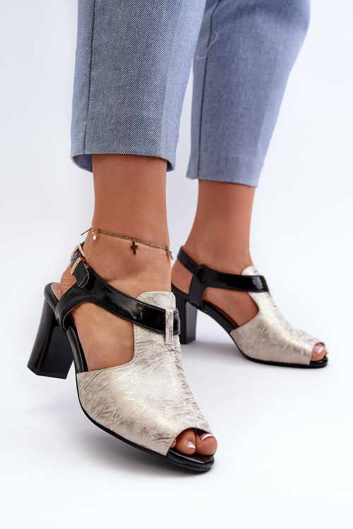 Жіночі босоніжки на каблуці з екошкіри золото-чорного кольору Queenmarie