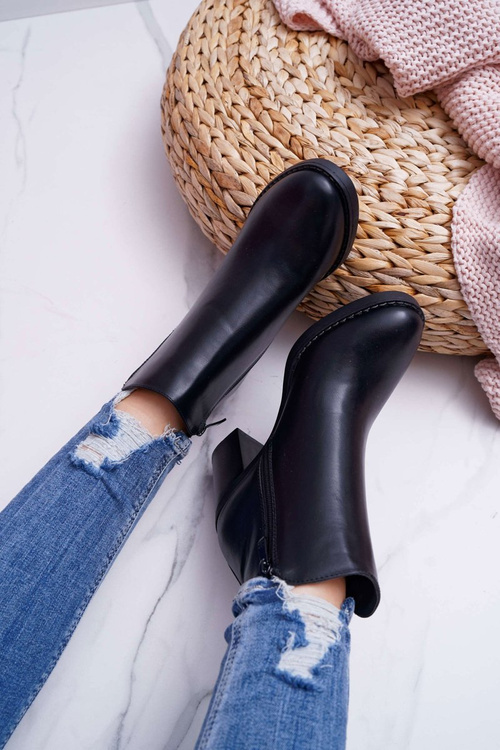 Жіночі чоботи на підборах чорні Serrena