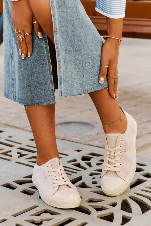 Жіночі Кросівки Big Star RR274732 Світло-рожеві