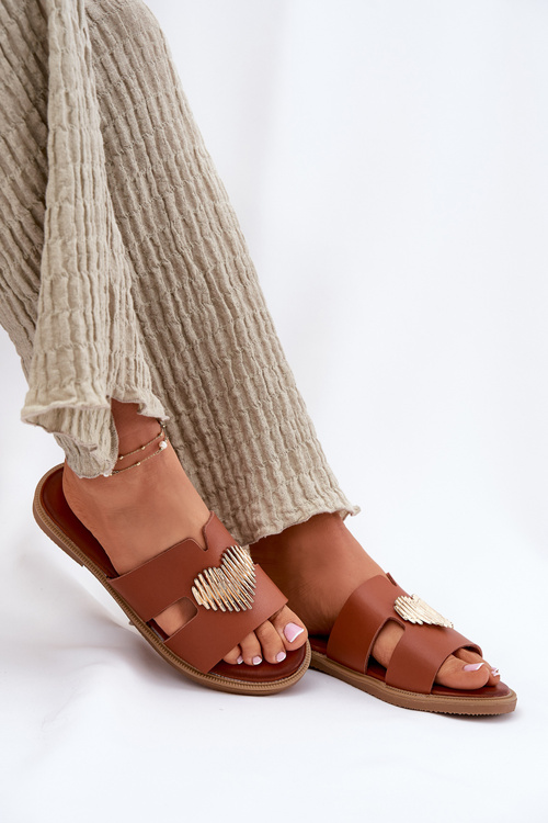 Жіночі сандалі на плоскому каблуці з золотою декорацією Karinma