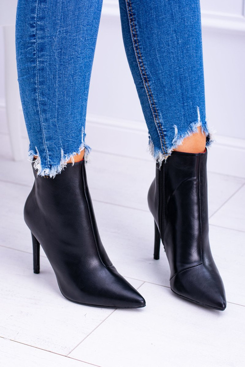 Чорні високі чоботи на шпильці Remos