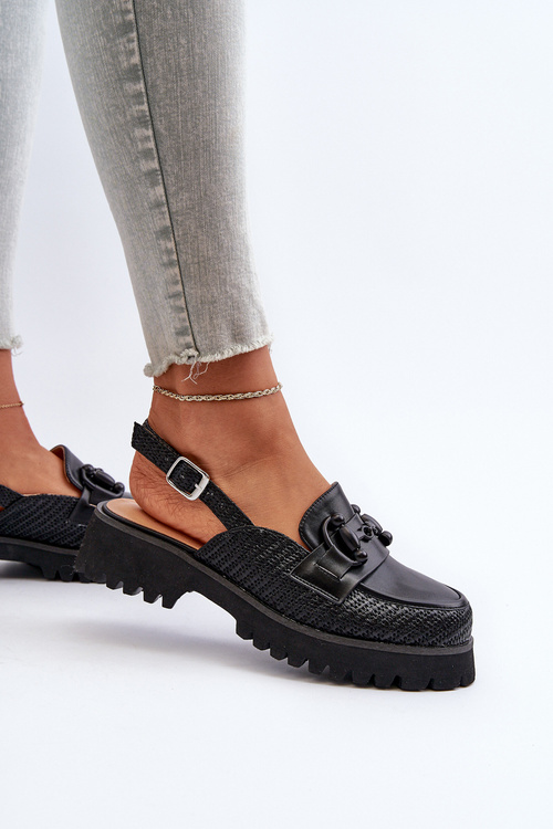 Жіночі босоніжки на плоскій підошві з декором чорні D&A MR38-656