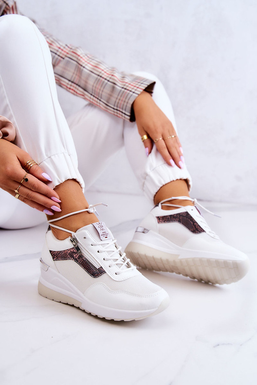 Жіночі кросівки на танкетці JJ2R4028C білі