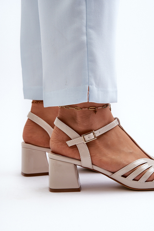 Бежеві глянцеві жіночі босоніжки на підборах Sergio Leone SK880