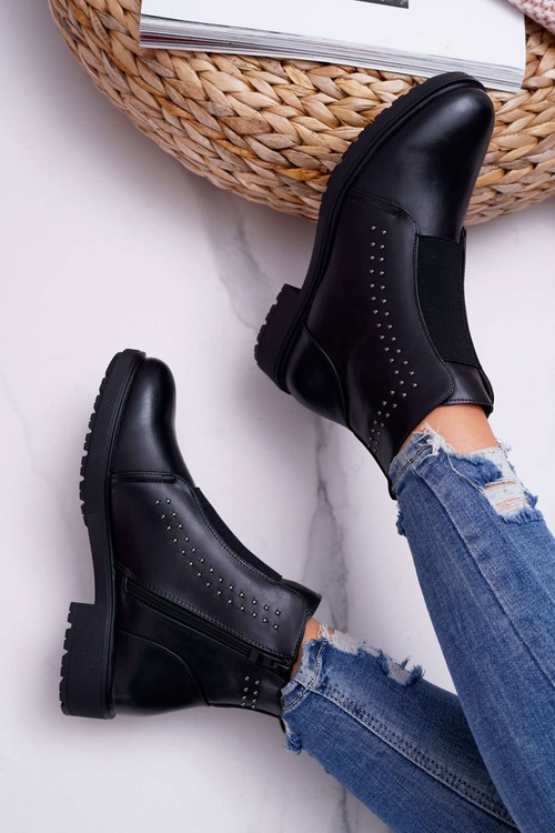 Жіночі чоботи на плоскій каблуці з клепами чорні Sergio Leone BT519