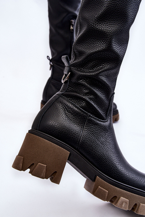 Модні шкіряні жіночі чоботи вище коліна чорного кольору