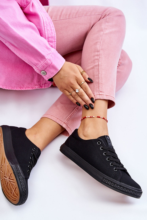 Жіночі класичні кросівки Eleya чорного кольору