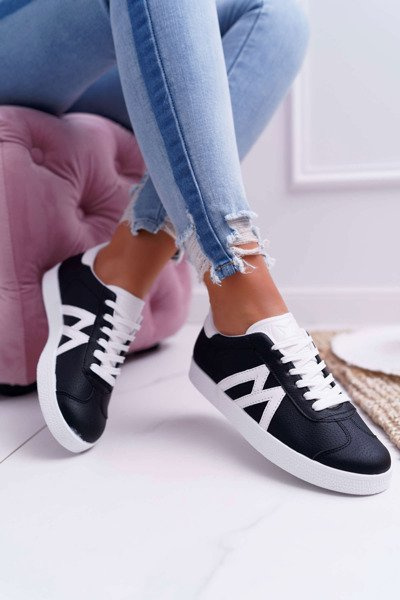 Спортивне жіноче взуття Black Sheia