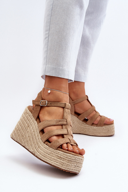 Коричневі босоніжки на танкетці з плетінням Gnosis