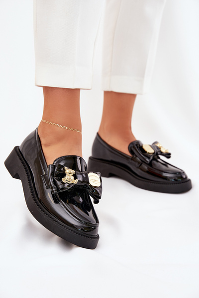 Лаковані мокасини з бантиком і декоративною брошкою чорні Leandriel