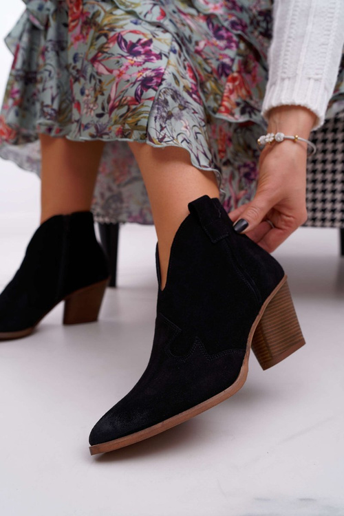 Жіночі чорні шкіряні чоботи Chavai на підборах