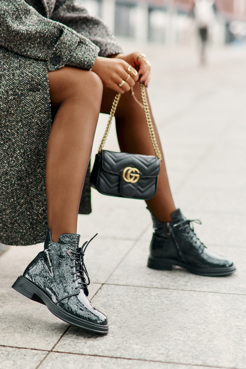 Шкіряні лаковані ботильйони жіночі утеплені на блискавку D&A LZ42-042 Темно-зелений