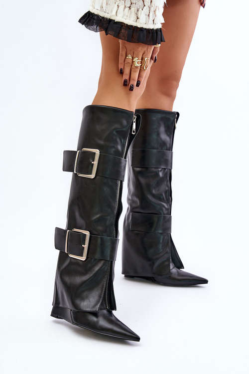 Високі чоботи на танкетці зі складеною халявою та пряжками Tamirla