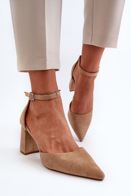 Туфлі-човники з гострими носками з бежевого кольору Faux Suede Halene