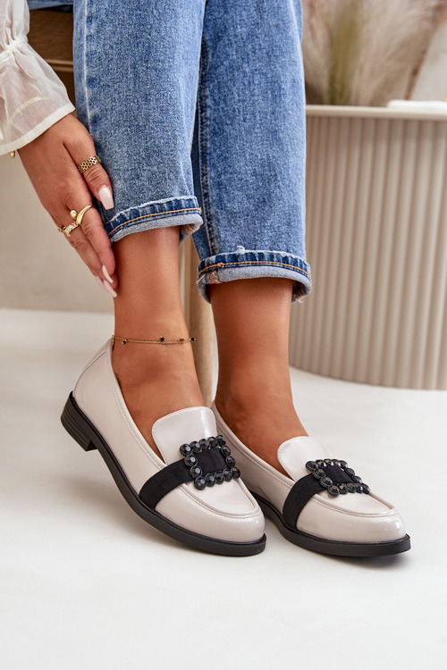 Лаковані жіночі мокасини з декором світло-сірі Vinceza 58389