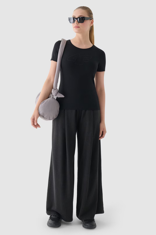 Жіноча футболка з принтом 4F чорна 4FWMM00TTSHF1846-20S