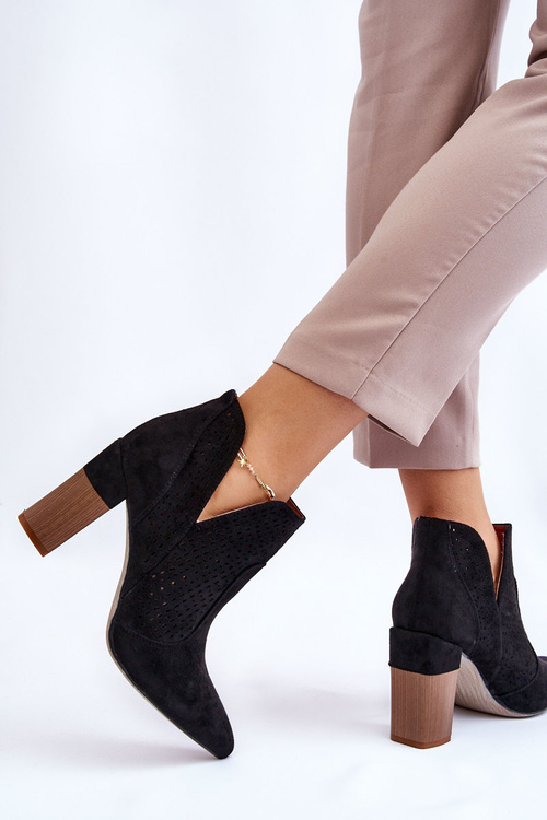Модні замшеві ажурні чоботи на підборах Black Genevi
