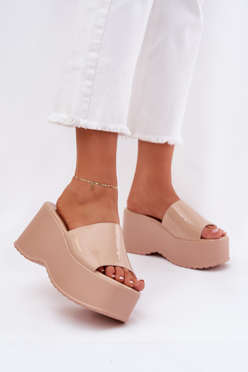 Лаковані Жіночі Сандалі На Платформі І Каблуці Бежеві Nellevia