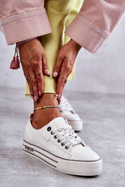 Низькі жіночі кросівки Big Star KK274014 Білі