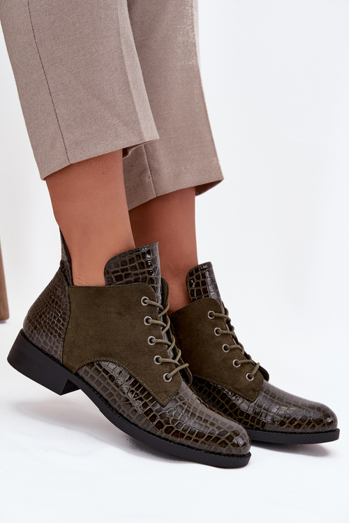 Лаковані жіночі черевики з декоративним рельєфом підкладка Vinceza 16477 темно-зелений