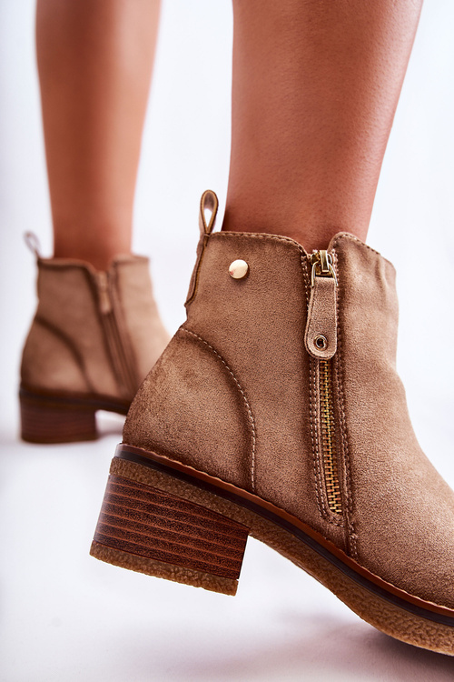 Замшеві чоботи на низькій поштині Beige Laurisa