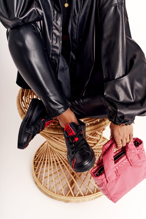 Жіночі шкіряні кросівки BIG STAR EE274303 Чорні