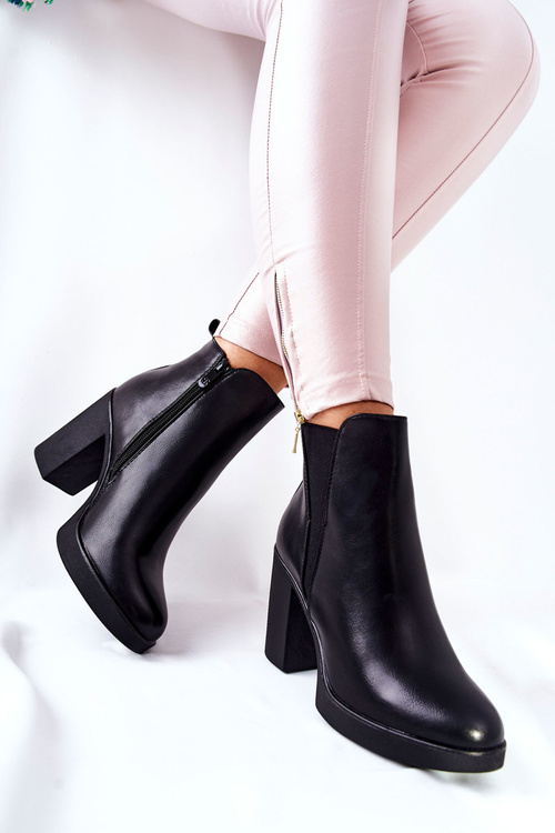 Шкіряні ботильйони Black Linari