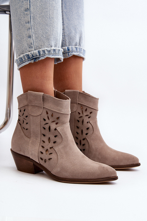 Бежеві замшеві ботильйони з вирізом Zazoo 2870