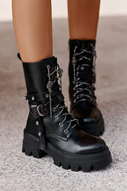 Теплі ботильйони робочі жіночі з ремінцями чорного кольору Berivana