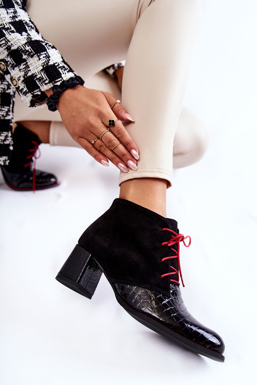 Чоботи жіночі на низькому каблуці Чорні Ebba