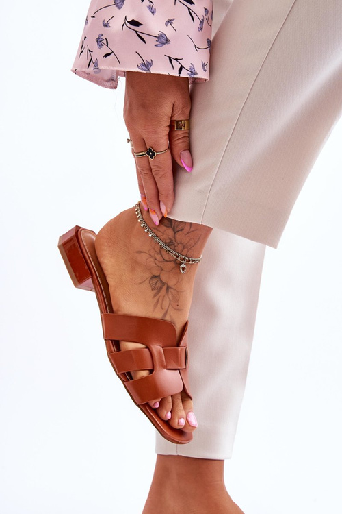 Класичні жіночі шкіряні тапочки Camel Fendy