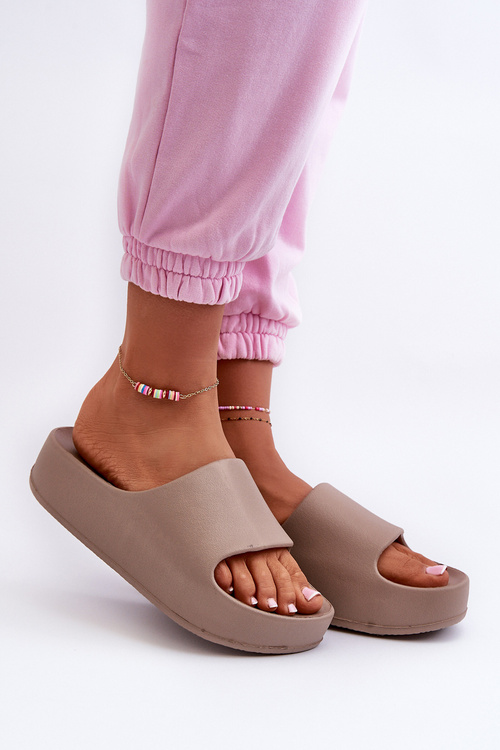 Жіночі коричневі поролонові шорти на платформі Airaplea