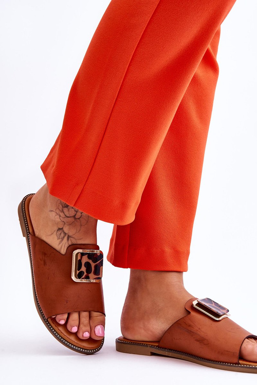 Жіночі тапочки з декоративним елементом верблюд Леонія